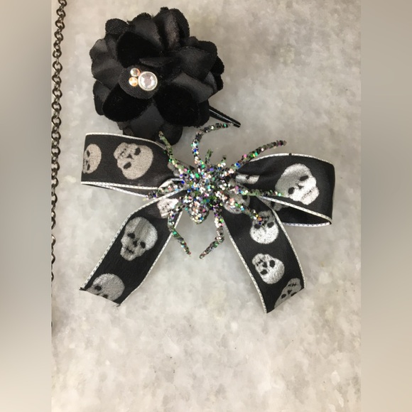 Spider web necklace & Black bow w/skull/spider hair clip & black flower hairclip - Picture 9 of 16